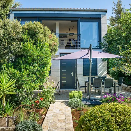 Fjaka アパート ペトルチャネ