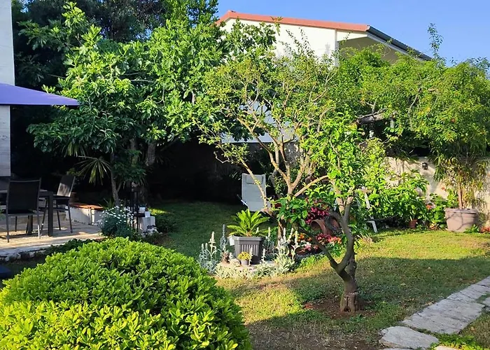 Apartment Fjaka *