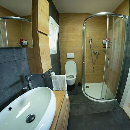 Apartment Fjaka